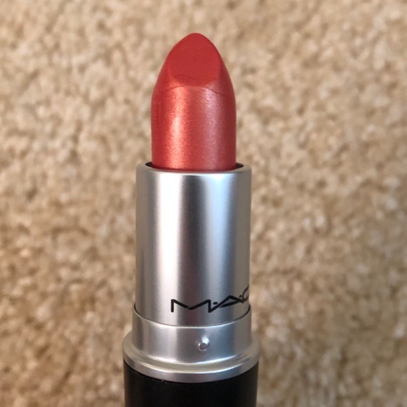 MAC Frost Lipstick - Picture 3 of 4
